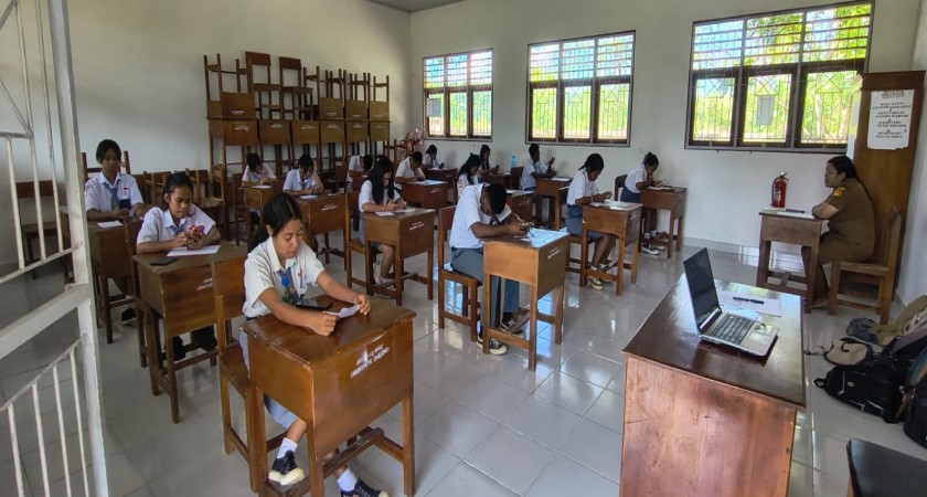 Pelaksanaan Hari Pertama Ujian Sekolah TA 2025/2026 di SMAN 10 Kupang Berlangsung Dengan Aman, Tertib dan Lancar
